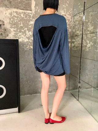 蓝色