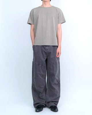 灰色