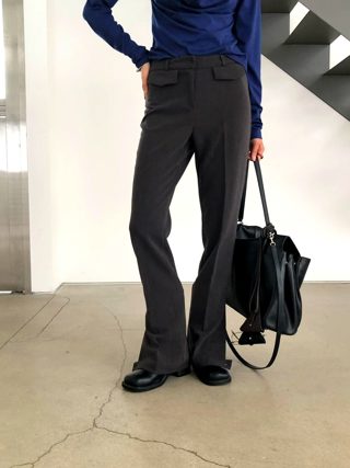 灰色