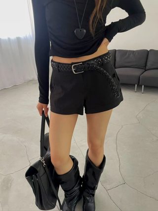 黑色