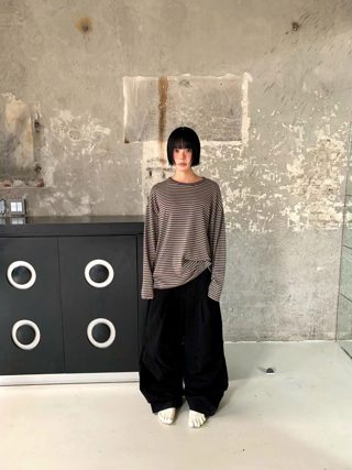 黑色
