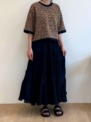 黑色
