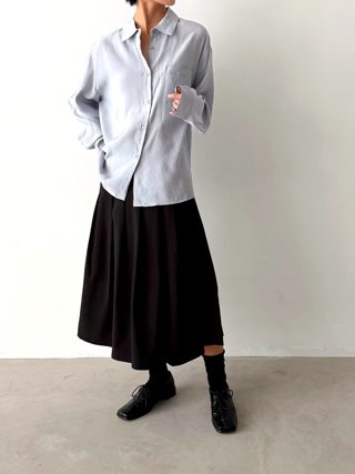 黑色