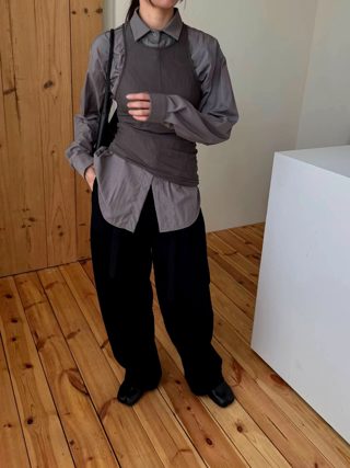 灰色