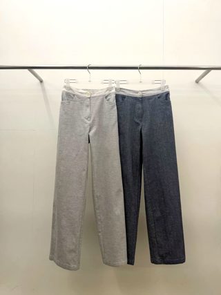 灰色