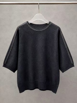 黑色