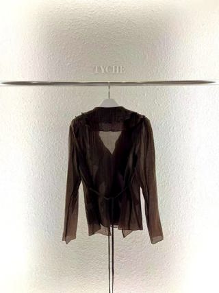 黑色