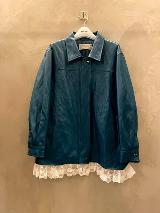蓝色