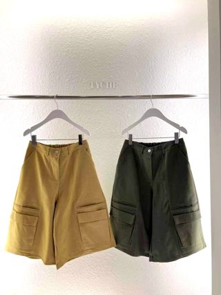 卡其色