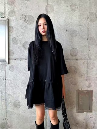 黑色