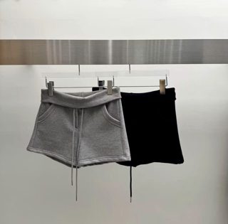 灰色