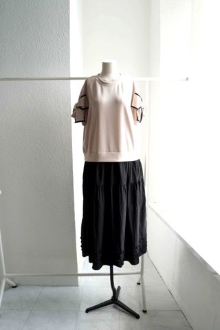 黑色