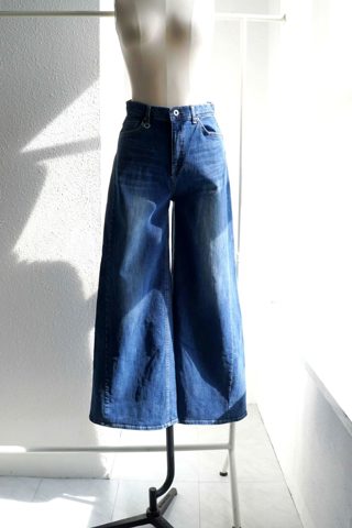 蓝色
