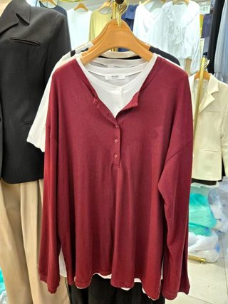 酒红色