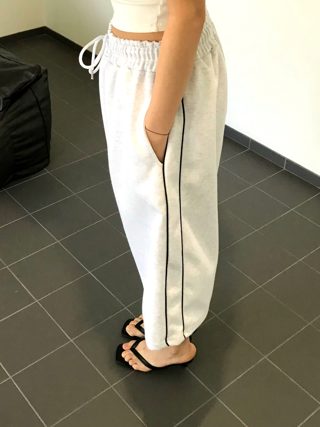 灰色