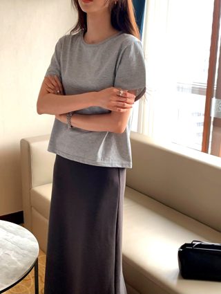 灰色