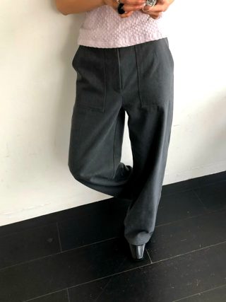 黑色