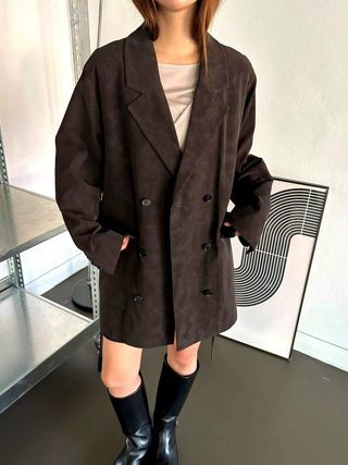 深棕色