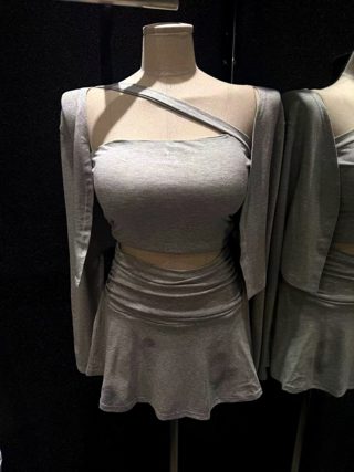灰色