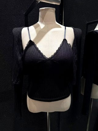黑色