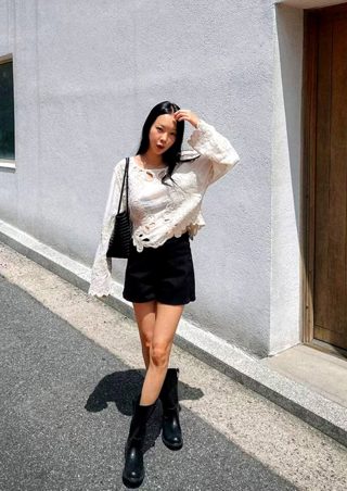 黑色