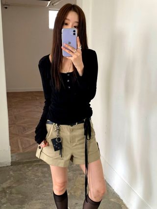 黑色