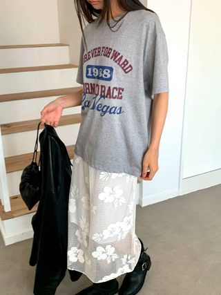 灰色