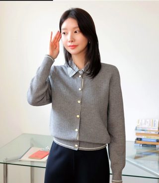 灰色