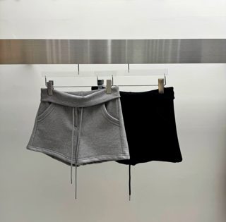 灰色