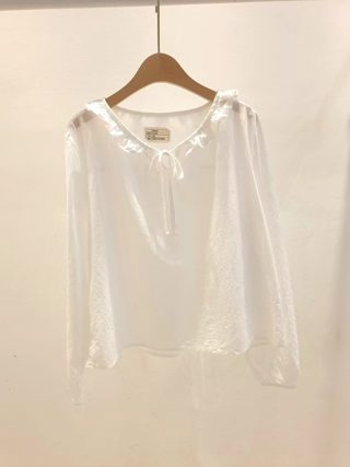 白色