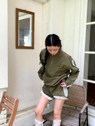 军绿色