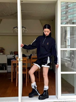 黑色