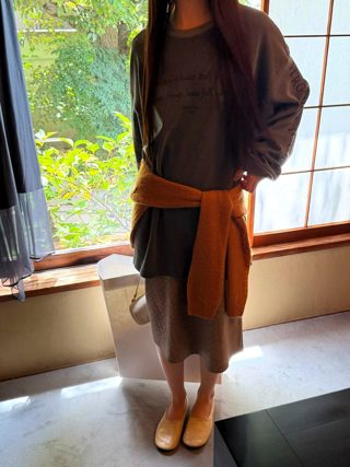 灰色