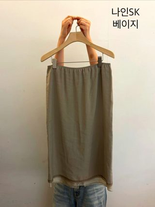 灰色