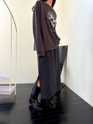 黑色