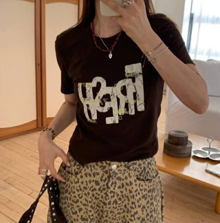 深棕色