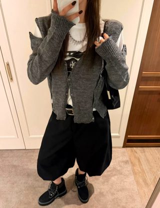 黑色