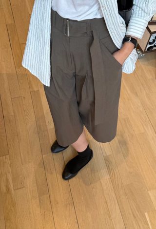 深棕色