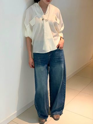 蓝色