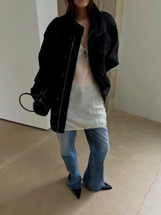 黑色