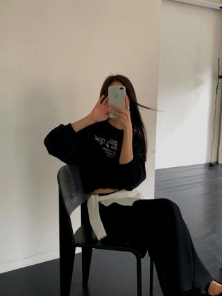 黑色