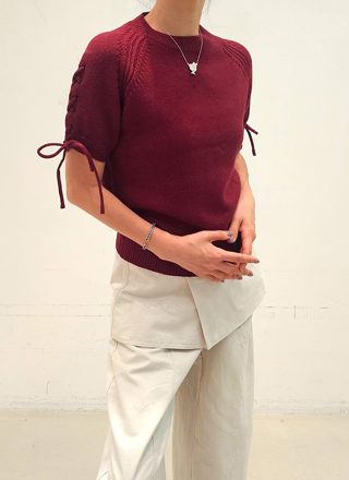 酒红色