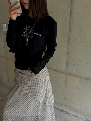 黑色