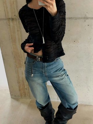 黑色