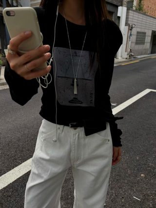黑色