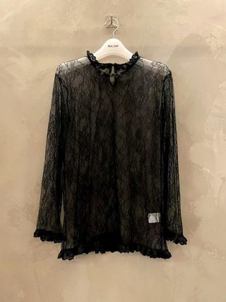 黑色