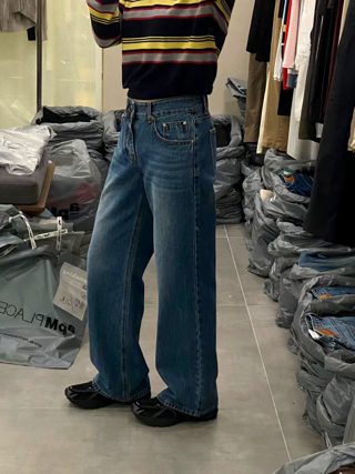 蓝色