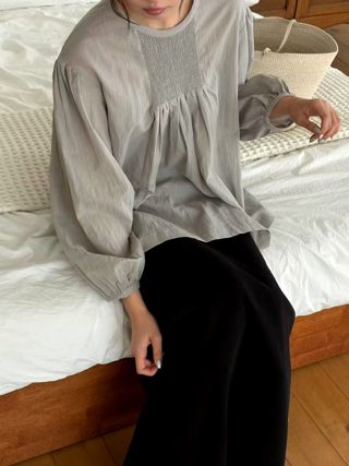 灰色