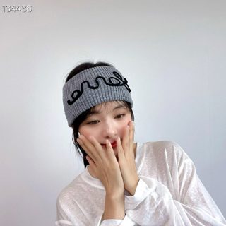 灰色
