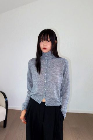 灰色